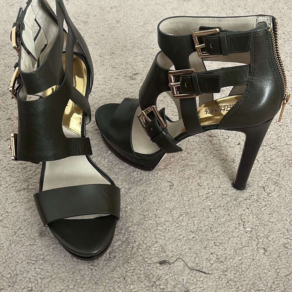 Micheal Kors sandals